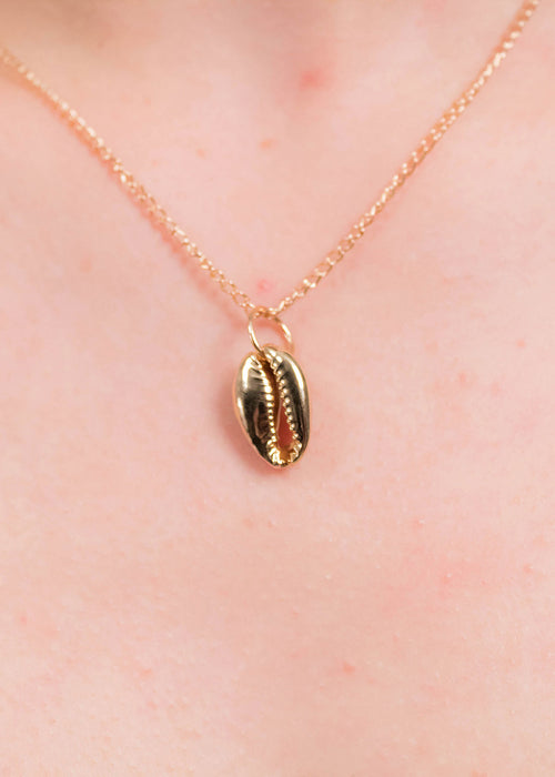 Layering Cowrie Pendant Necklace